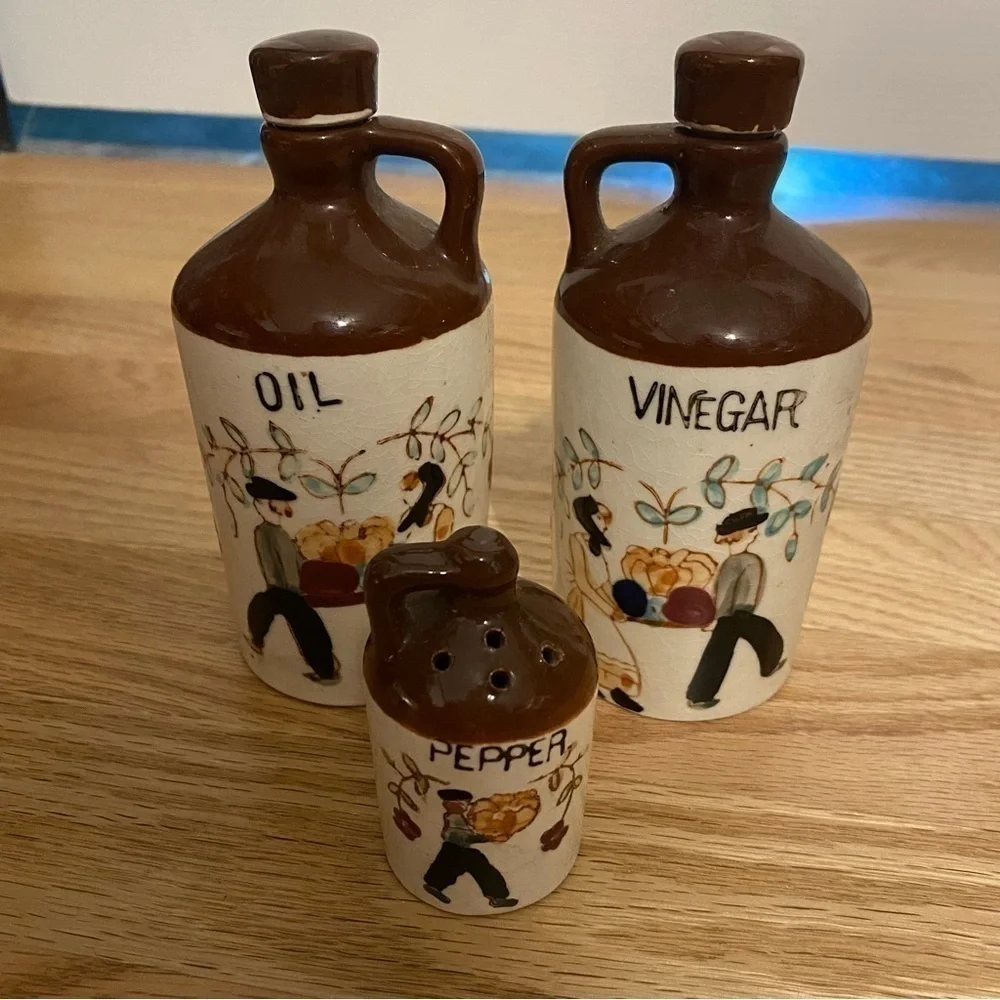 Vintage Amish Jug Oil Vinegar Pepper Containers Ceramic Condiment Holder Dining